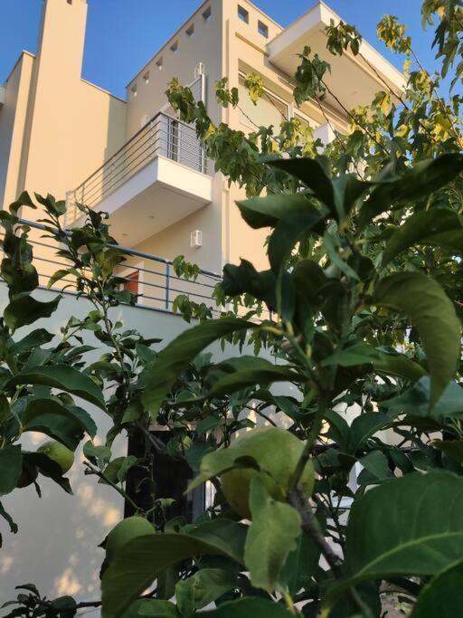 The Bright House A Two-Storey Maisonette In Loutraki Εξωτερικό φωτογραφία
