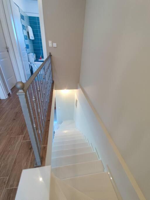 The Bright House A Two-Storey Maisonette In Loutraki Εξωτερικό φωτογραφία