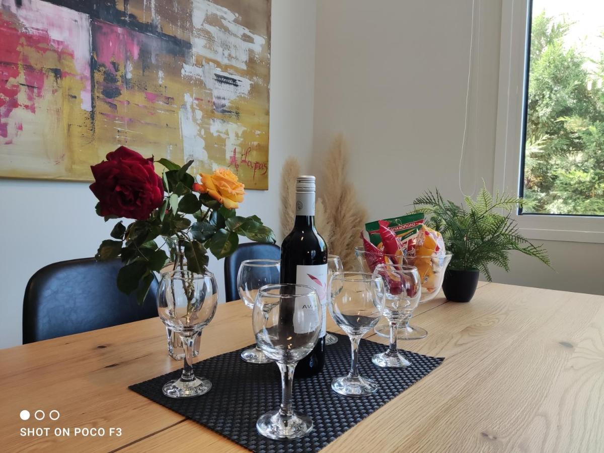 The Bright House A Two-Storey Maisonette In Loutraki Εξωτερικό φωτογραφία